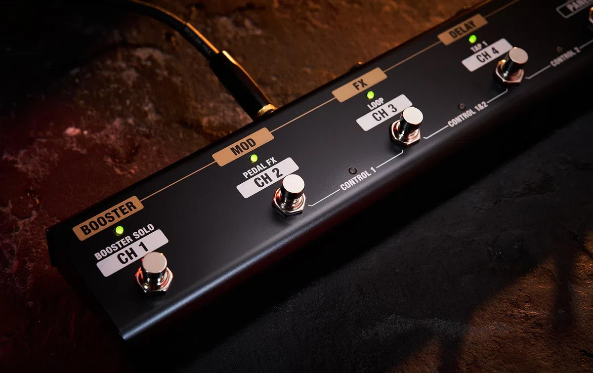 Controlador de pedal BOSS GA-FC EX para control sin manos de amplis de guitarra y bajo BOSS/Roland | Control de suelo ampliado para amplis Katana MkII